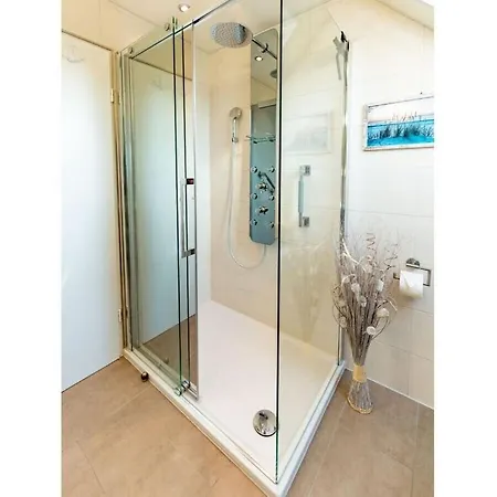 With 1 Bedroom *